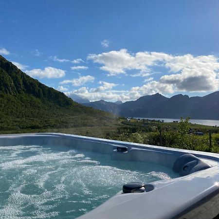 Villa Med Jacuzzi Og Nydelig Utsikt Gravdal  Exteriér fotografie