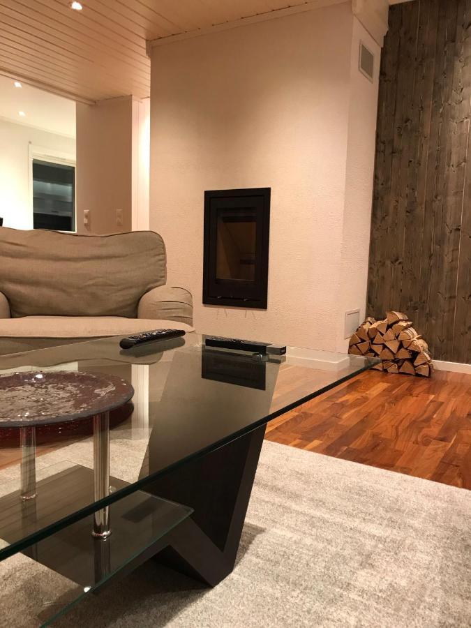 Villa Med Jacuzzi Og Nydelig Utsikt Gravdal  Exteriér fotografie