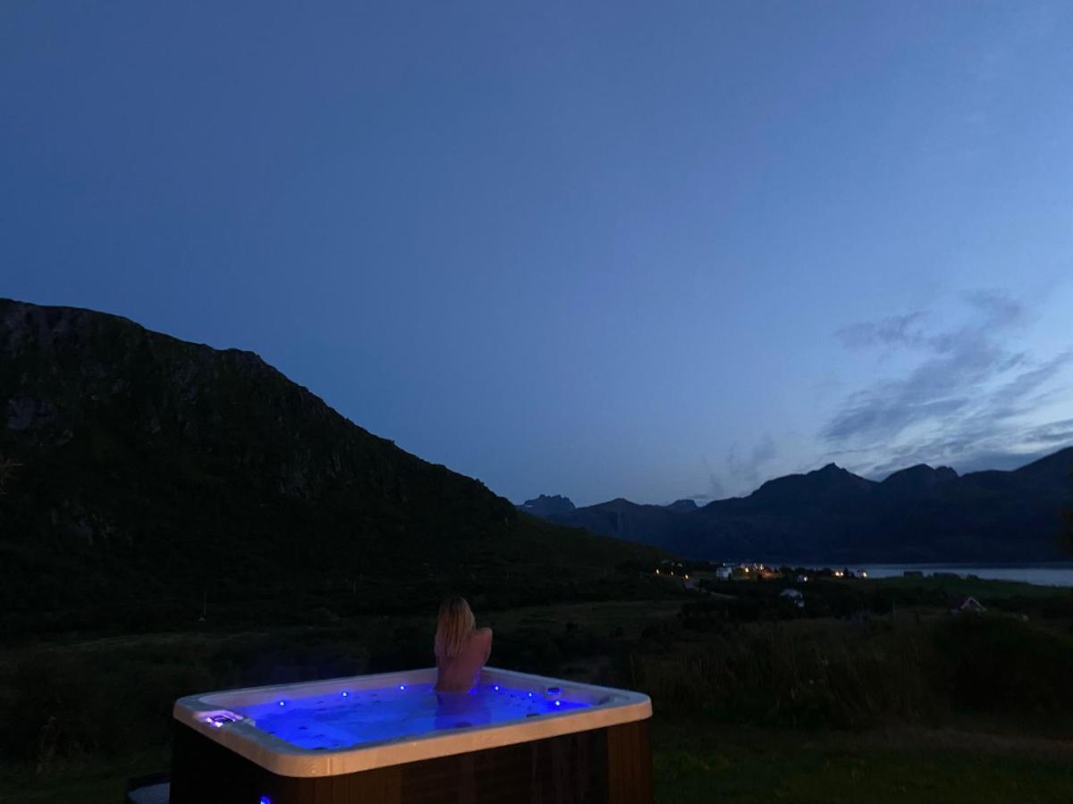Villa Med Jacuzzi Og Nydelig Utsikt Gravdal  Exteriér fotografie
